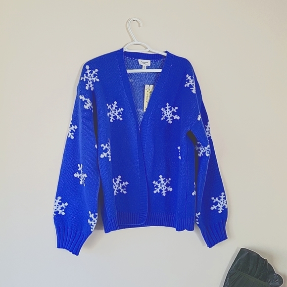 Magnolia Place Sweaters - Magnolia Place Periwinkle Blue Cozy Oversize Snowflake Cardigan OS NWT